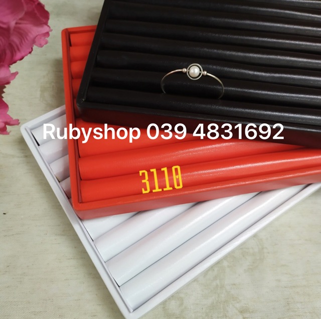 Khay da trưng bày cắm vòng, nhẫn,...