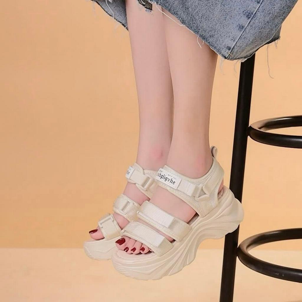 Giày sandal nữ MWC 2408 - Sandal Đế Bánh Mì Cao 5cm Siêu Hack Dáng Với Quai Ngang Lót Dán Thời Trang