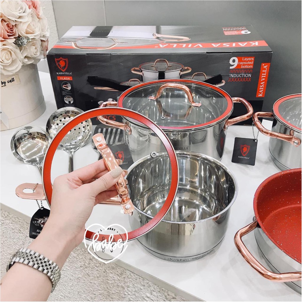 Bộ Nồi Kaisa Villa Rose Gold Tráng Men Đỏ 9 Đáy Cao Cấp, 3 nồi, 1 chào và 3 dụng cụ bếp