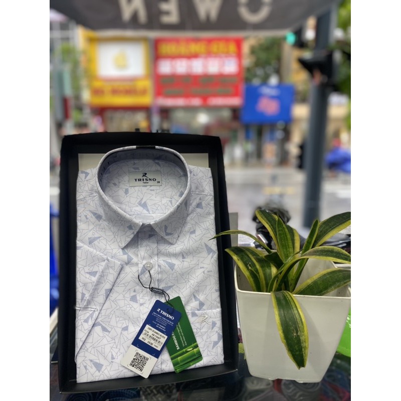 Áo ngắn tay lai ngang trisno giống việt tiến, khatoco giá 429 giảm còn 280, 320( size 43)