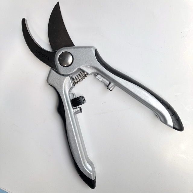 Kéo cắt cành 8” , cán nhôm Licota CHL-FSH 75