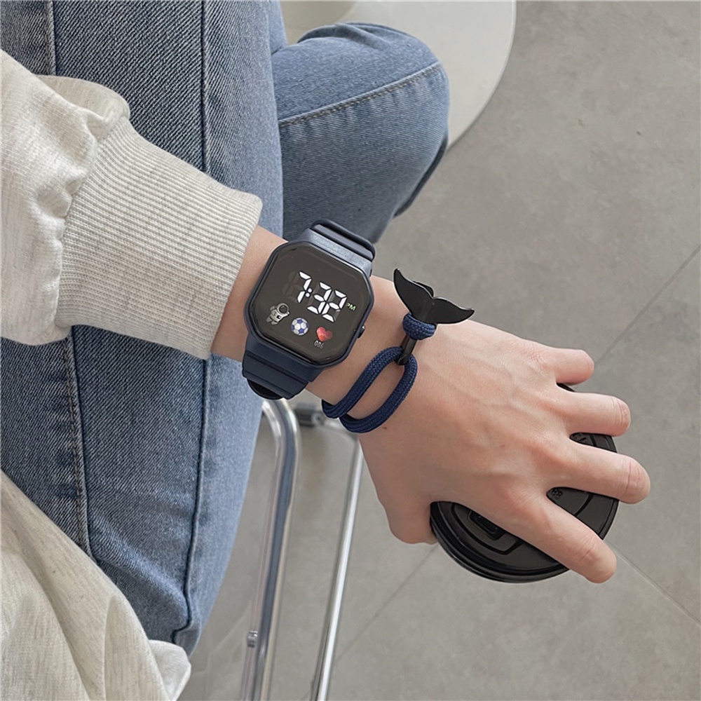 Đồng Hồ Đeo Tay Thể Thao Mặt Vuông Có Đèn Led Phát Quang Dành Cho Học Sinh