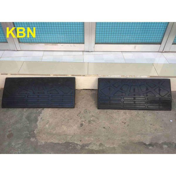 TẤM CAO SU KÊ BẬC THỀM CAO 10CM CAO CẤP