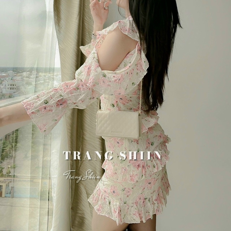 ĐẦM HOA KHOÉT VAI ĐUÔI CÁ