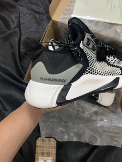 [video + ảnh tự chụp] Giầy thể thao alphabounce 2020 đen trắng