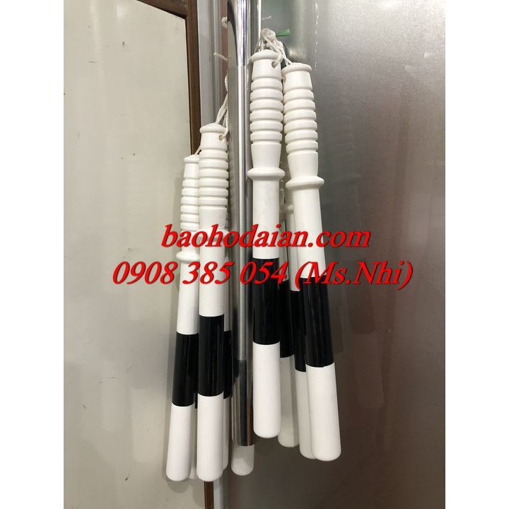 Gậy chỉ huy giao thông chất liệu nhựa siêu nhẹ, 2 màu đen đỏ lựa chọn- Hình thật