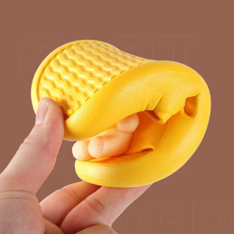 Dép Trẻ Em Bằng Nhựa PVC Đế Mềm Đính Gấu Hoạt Hình Ba Chiều Dễ Thương