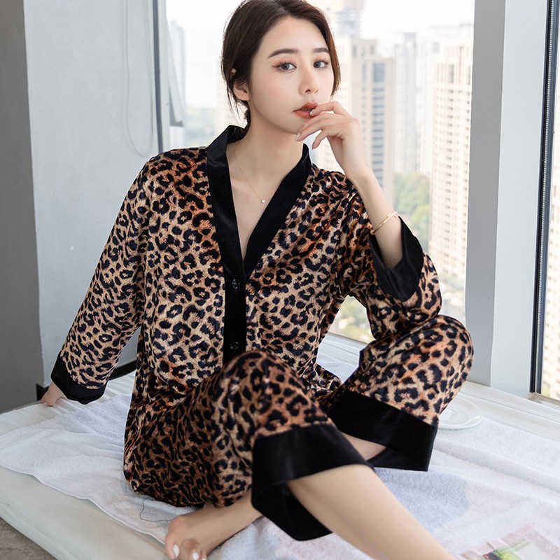 Bộ đồ ngủ tay dài bằng nhung in họa tiết thời trang giữ ấm mùa đông cho nữ