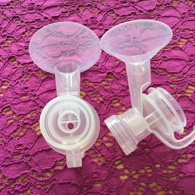 (Chính hãng) 1 Phễu nhựa cứng Unimom kèm van chân không phụ kiện hút sữa (Made in Korea)