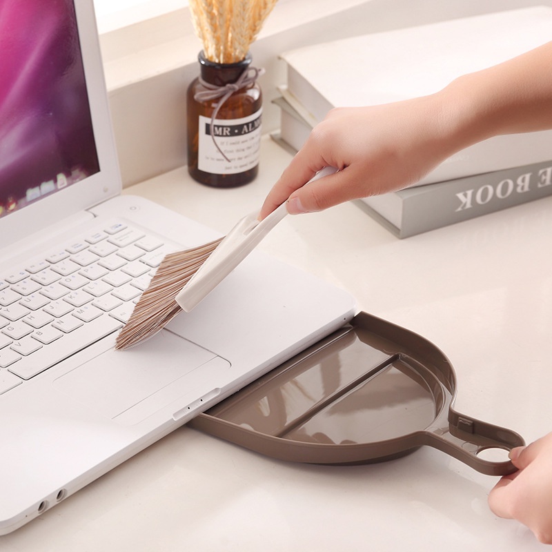 Bộ chổi và xẻng hót mini quét bụi bàn phím, vệ sinh bàn làm việc tiện lợi tienich247