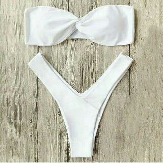 Bikini xoắn treasure