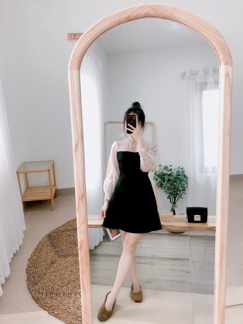 ĐẦM ĐEN PHỐI TAY HỒNG