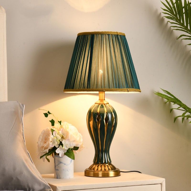 Đèn ngủ để bàn CAO CẤP SOSIA màu xanh ngọc  thân gốm cao cấp