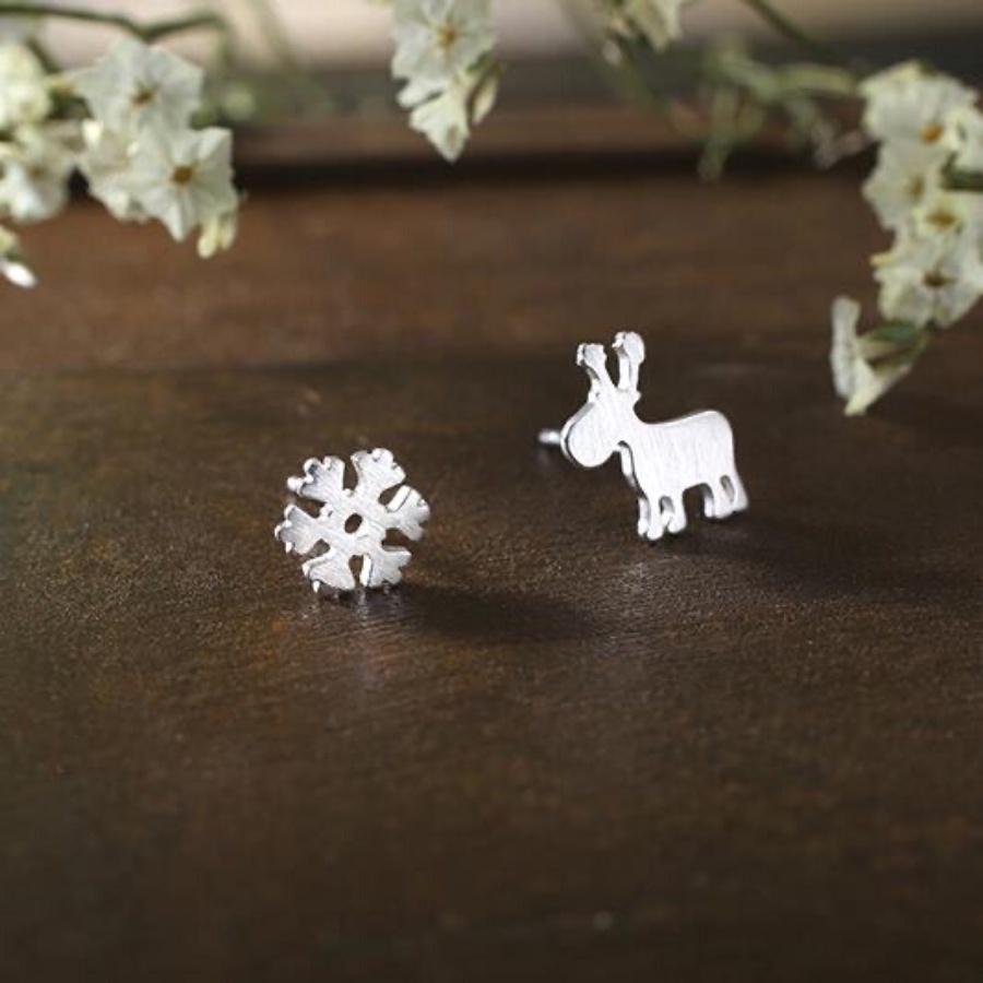 Khuyên Tai Bạc, Bông Tai Nữ Bất Cân Xứng Hình Hoa Tuyết Và Chú Tuần Lộc Dễ Thương S92590