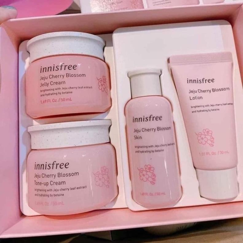 Set Dưỡng Ẩm , Nâng Tông Da Trắng Hồng Innisfree Jeju Cherry Blossom