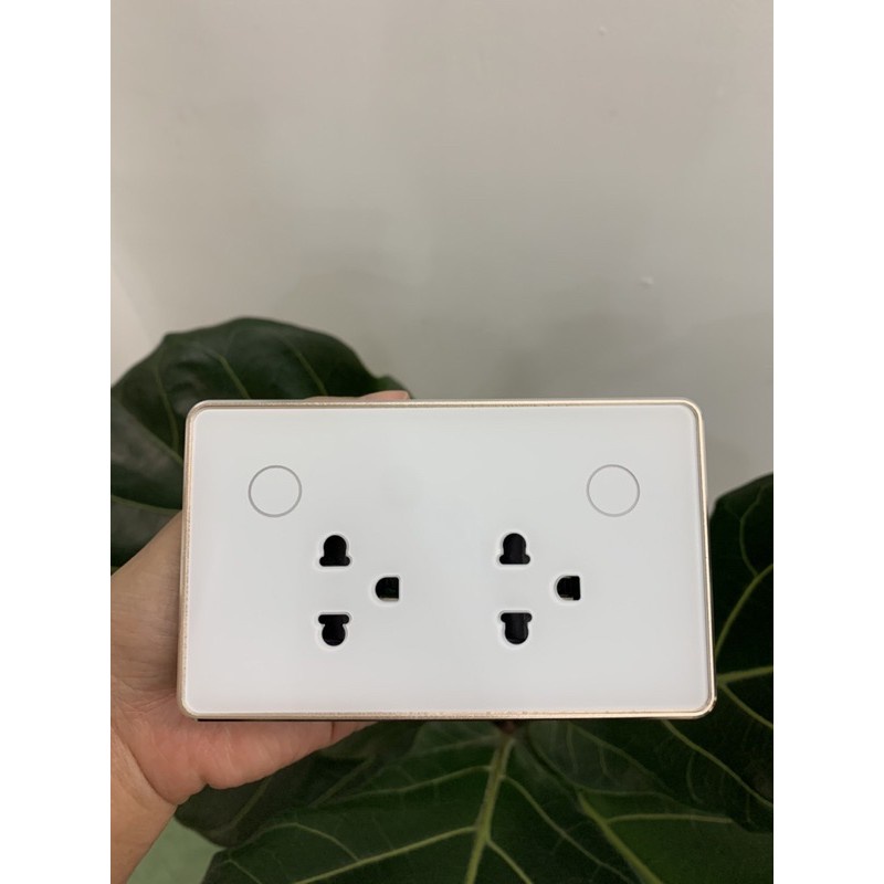 Ổ Cắm Điện Thông Minh Wifi Viền Vàng Tuya Âm Tường Chữ Nhật Điều Khiển Từ Xa 10A Hẹn Giờ Điều Khiển Từ Xa