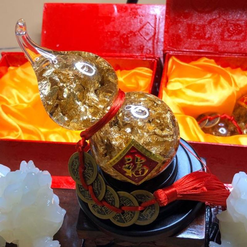 Bình hồ lô dát vàng đá pha lê treo xu ngũ đế in chữ phúc trưng phong thủy bình an may mắn