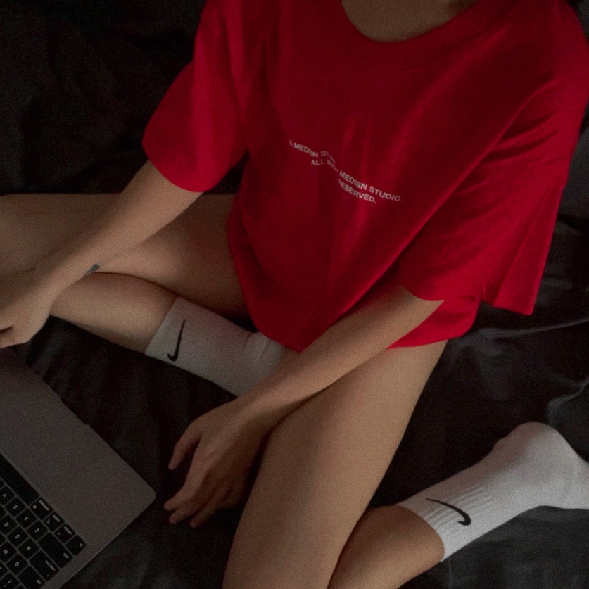 MEDISN - STU STU RED T-SHIRT