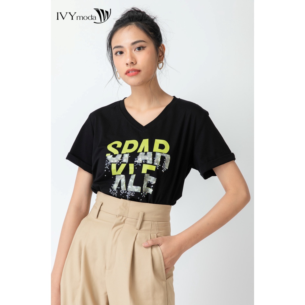 Áo thun nữ cổ V in chữ IVY moda MS 57M6585
