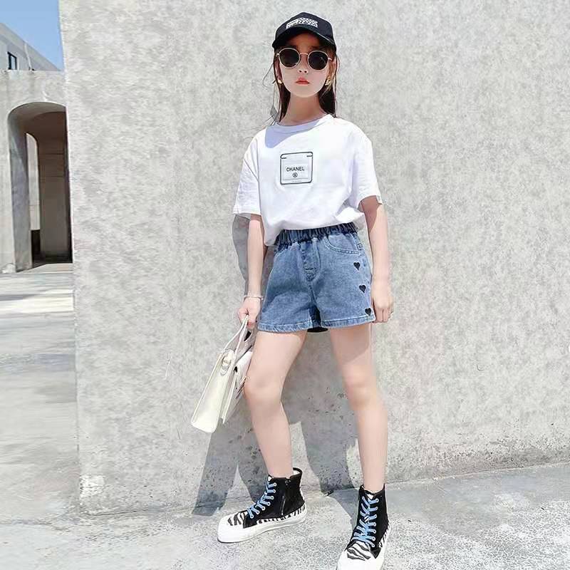 Quần Short Jean Dành Cho Bé Gái Họa Tiết Trái Tim Thêu Sịn Sò - Hàng Quảng Châu Cao Cấp Loại 1