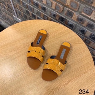 Dép lê đan da rắn zara