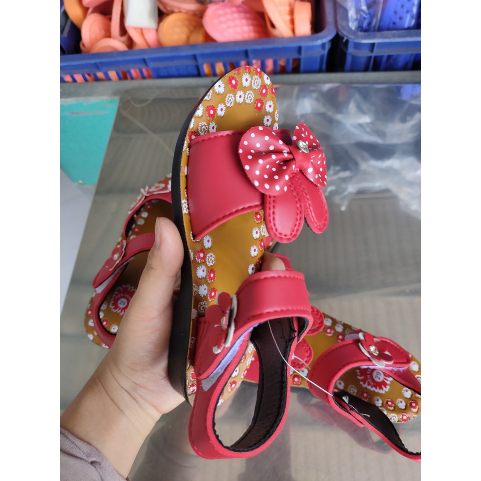 Giày Sandal quai hậu cho bé gái đi học hoa tiết hoa đính đá xinh xắn Viễn Thông