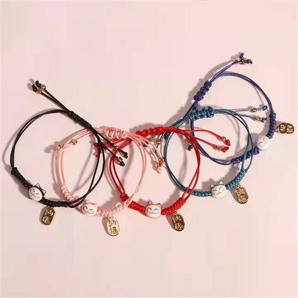 Vòng Tay Handmade Hình Mèo May Mắn Dễ Thương
