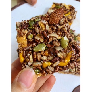 Bánh gạo lứt mix hạt dinh dưỡng ăn kiêng