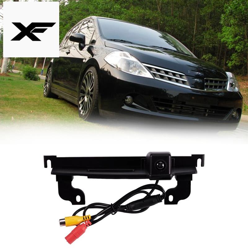 Camera lùi xe 170 độ cho Nissan Tiida 2008