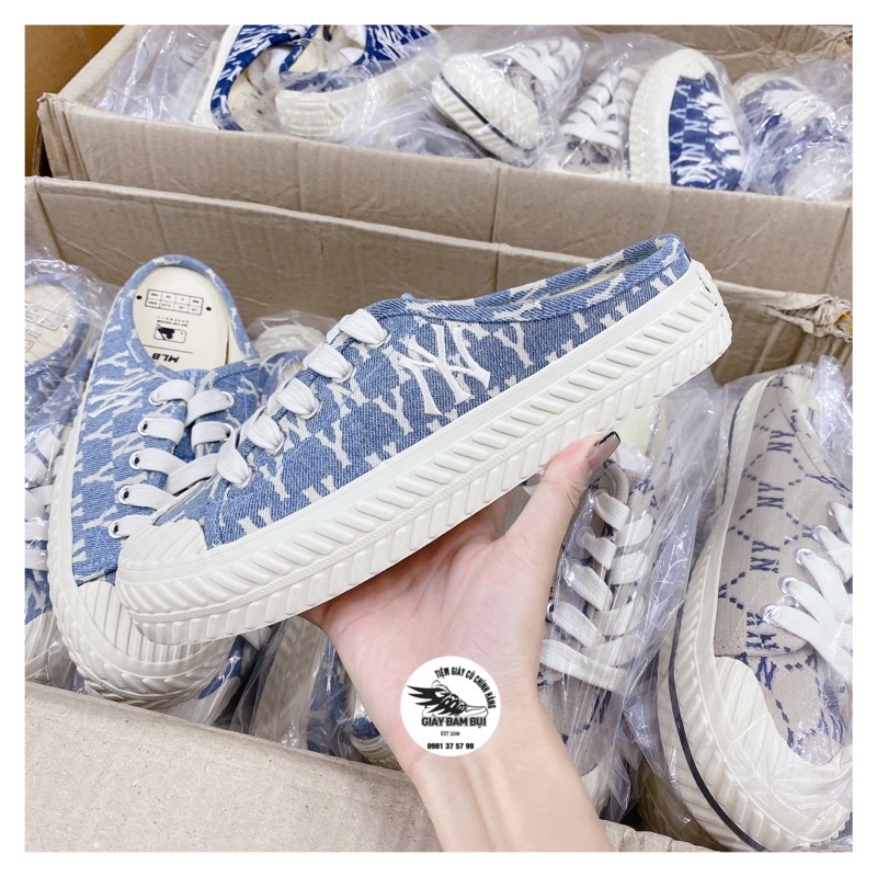 Giày đạp gót MLB, hoạ tiết momo