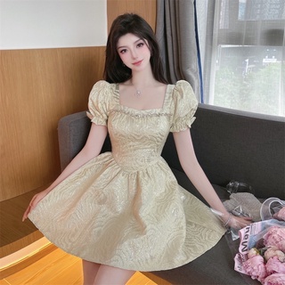 Đầm váy liền ngắn nữ thiết kế dáng xoè công chúa cổ vuông tay bồng hai màu đen trắng phong cách retro hàn quốc trẻ trung