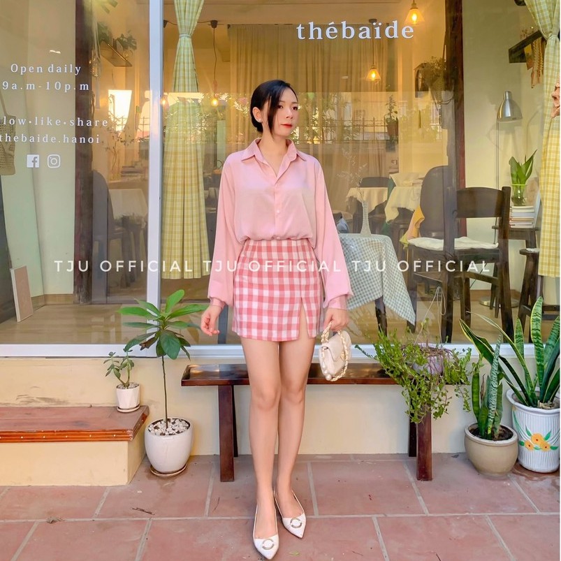 Chân váy ngắn kẻ caro dáng chữ A có lót trong lưng cạp cao xẻ đùi vải thô mát đủ size ulzzang thiết kế T-Ju (cv anh đào) | BigBuy360 - bigbuy360.vn