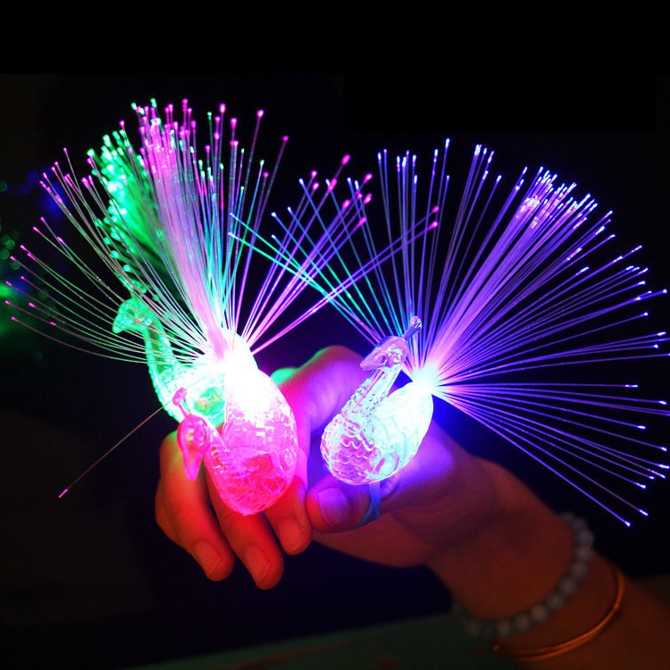 Nhẫn Hình Chim Công Có Đèn Thay Đổi Màu Sắc Dành Cho Trẻ Em