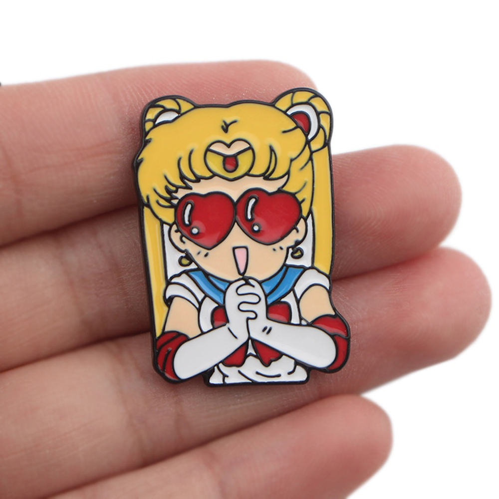 Ghim cài áo hình nhân vật thủy thủ mặt trăng