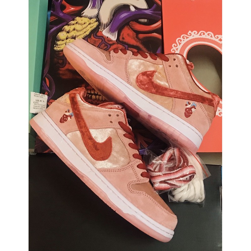 Giày sb dunk strangelove hồng bản đẹp GIẢM GIÁ 20 % !!! .