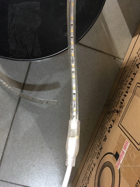 Đèn led dây 31162, công suất 8w/mét, nhãn hiệu Philips, ánh sáng vàng, trung tính