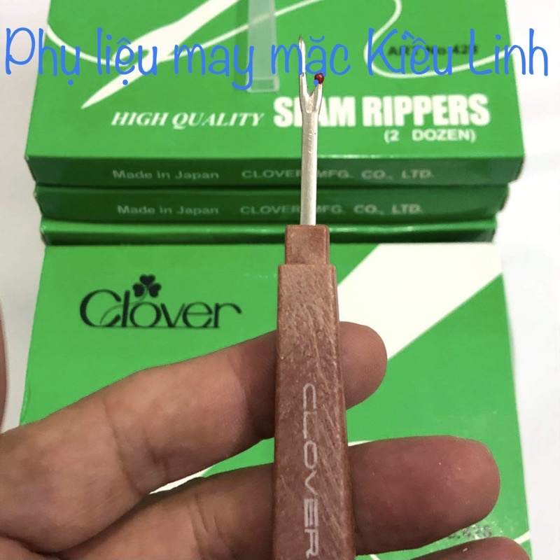 Tháo chỉ cán gỗ.