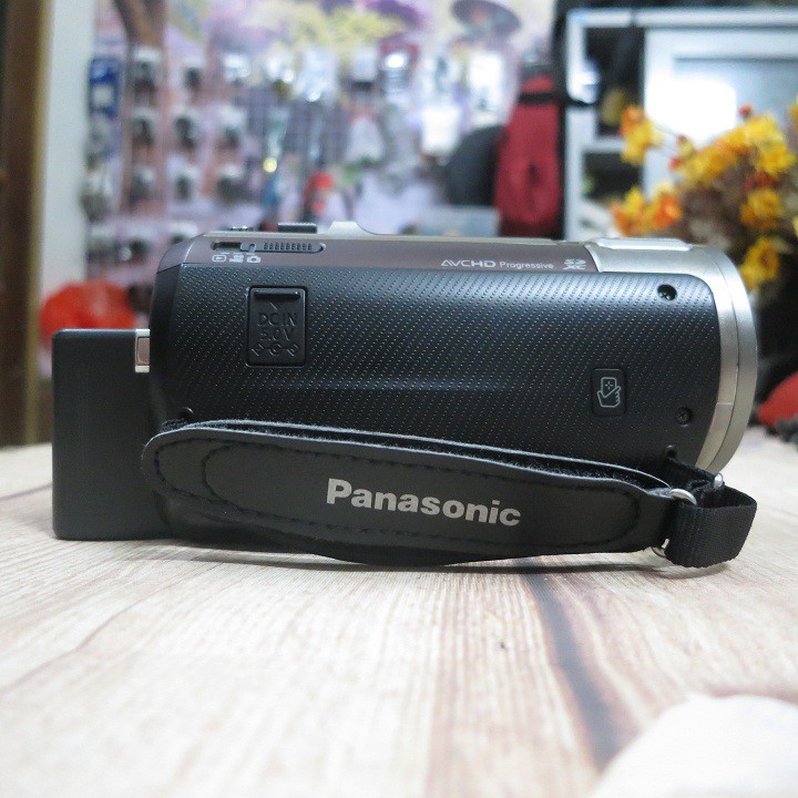 Máy quay phim full HD Panasonic HC V720M, 20.4mp