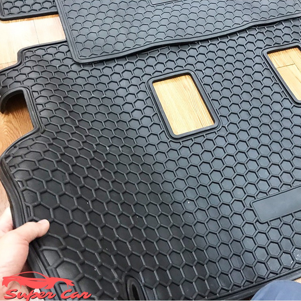 Thảm lót sàn TOYOTA INNOVA chất liệu cao su, thảm sàn thiết kế đúng form xe, không mùi, không thấm nước – SUPER CAR