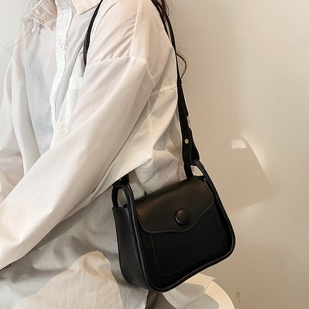 Túi đeo chéo nữ mini hộp da nắp khuy bấm mềm phối màu thời thượng
