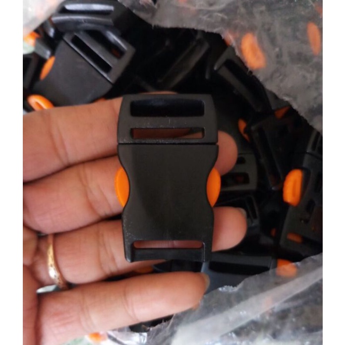 Khoá bóp cài quai nón bảo hiểm , balo , dây đai loại tốt BÓNG ( bịch 50 và 100 cái )