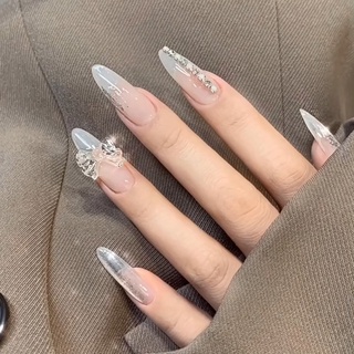Bộ Móng Tay Giả Đính Nơ Tròn Màu Trắng Ngà Phối Hạt Kim Cương Làm Móng Tay Giả
