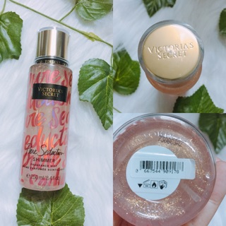 Body mist của victoria secret, sản phẩm phối hợp kim tuyến mịn, mùi thơm ngọt ngào, nhẹ nhàng lan toả khắp cơ thể.
