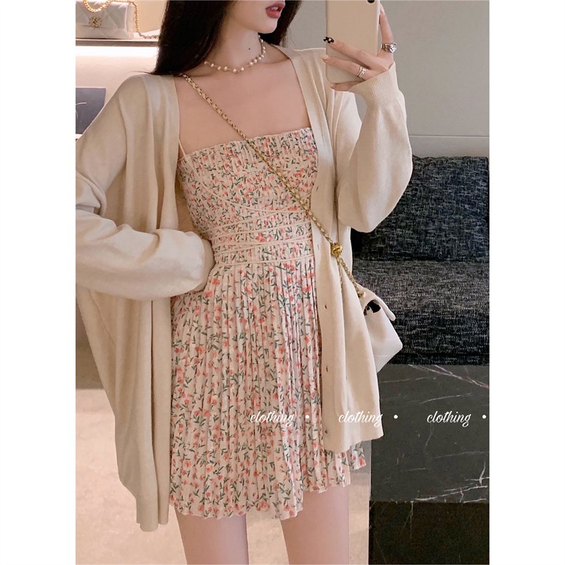 Set váy hoa xếp ly hai dây + áo khoác cardigan kiểu hàn