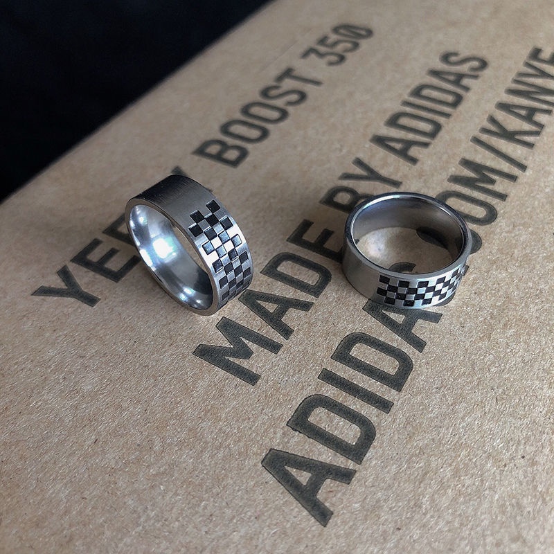 Nhẫn thép titan màu đen phong cách hip hop thời trang cho nam và nữ