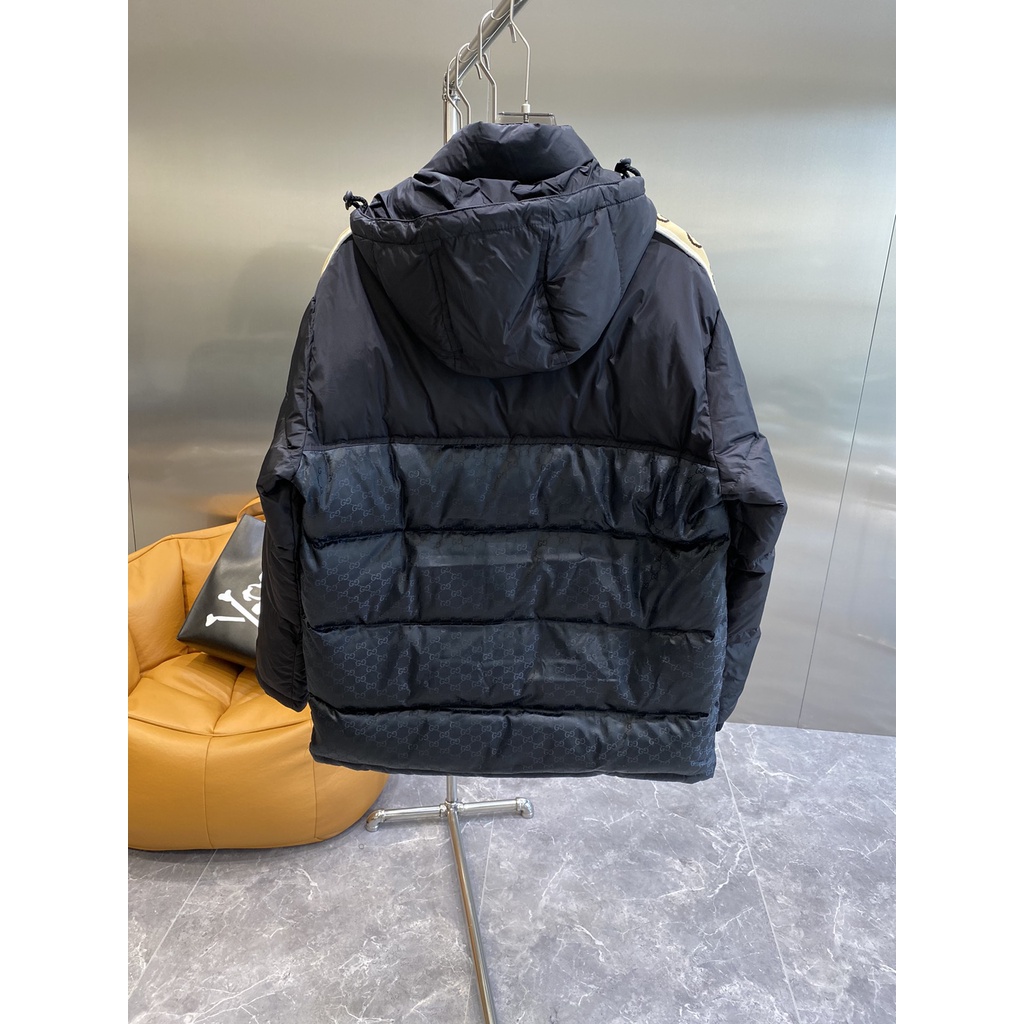 Áp phao béo nam thời trang GUCCI GG GC với họa tiết thương hiệu cổ điển