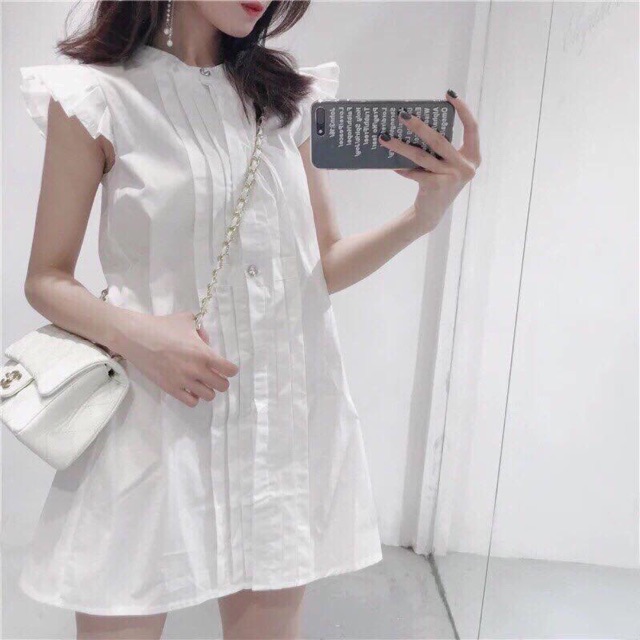 Đầm trắng xếp ly