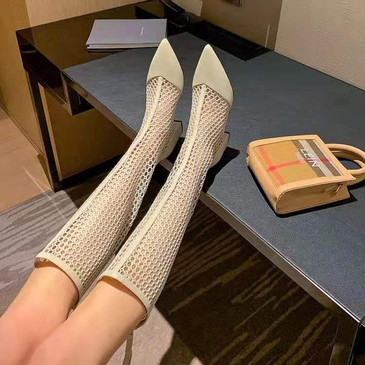 Net nổi tiếng hot boots của phụ nữ 2021 mới mùa hè giày mũi nhọn đế rỗng tính khí cao gót dày