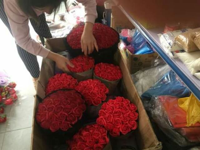 Hoa sáp hộp 16- 18 bông