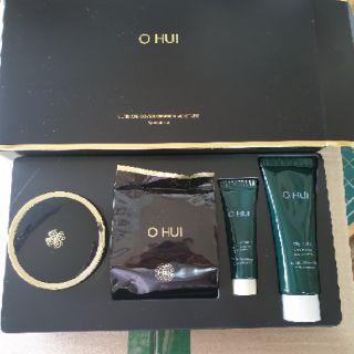 PHẤN NƯỚC OHUI ULTIMATE COVER CUSHION MOISTURE